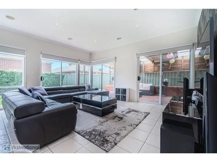 Second view of Homely house listing, 31 Kings Glen, Craigieburn VIC 3064
