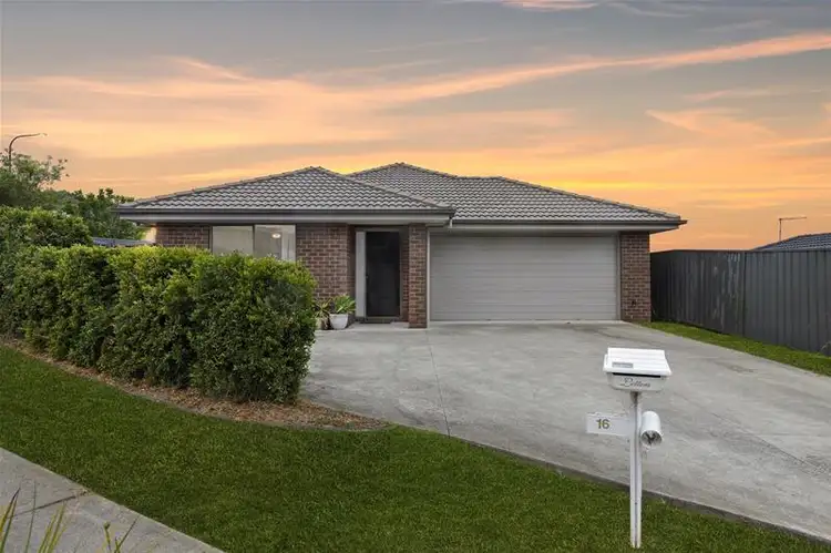 16 Portsea Parade, Cameron Park NSW 2285