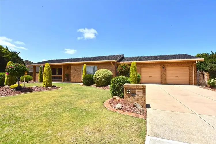 33 St Andrews Way, West Lakes SA 5021