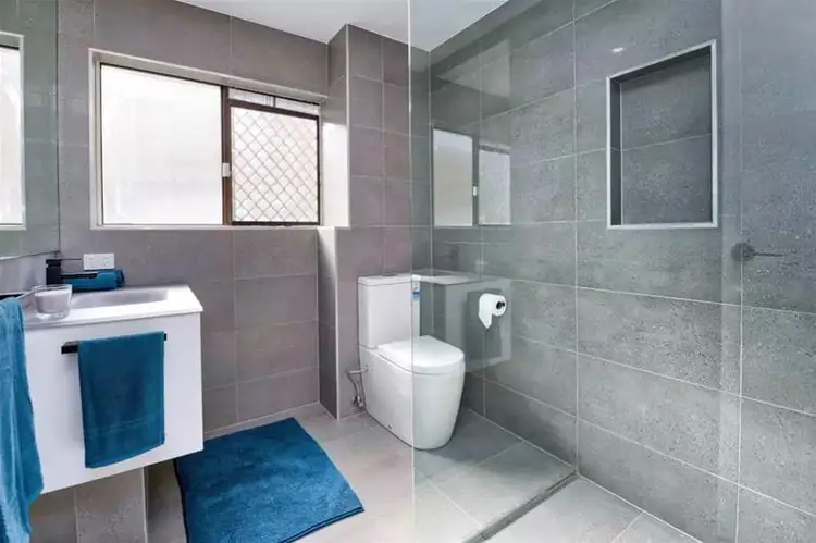 Second view of Homely block of units listing, 9 Cronin Avenue, Main Beach QLD 4217