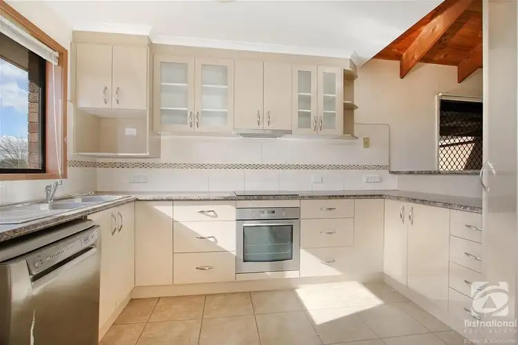 Second view of Homely house listing, 8 Francis Court, Wodonga VIC 3690