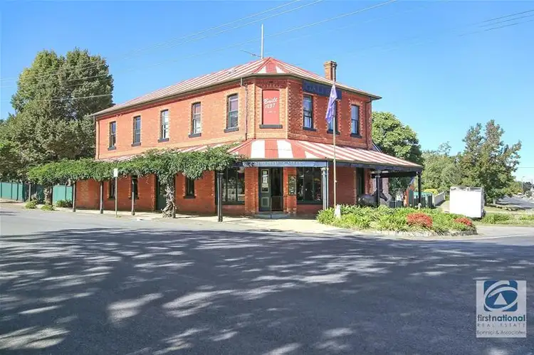 8 Albert Road, Beechworth VIC 3747