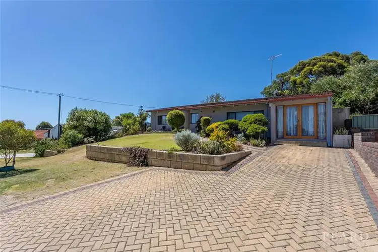 15 David Crescent, Hillarys WA 6025