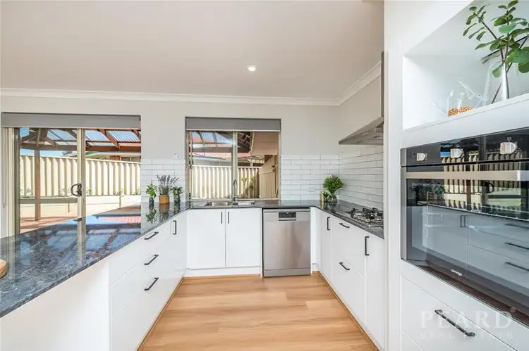 10 Macalpine Retreat, Kinross WA 6028