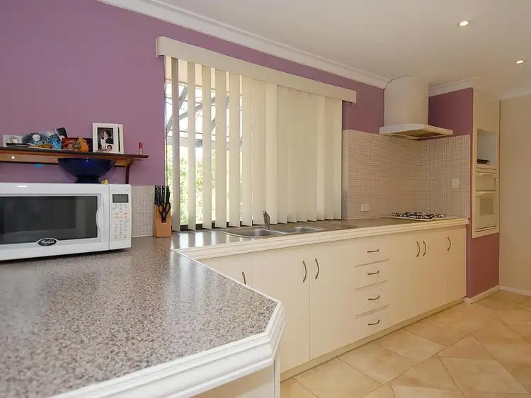 28 Bellanger Drive, Beldon WA 6027