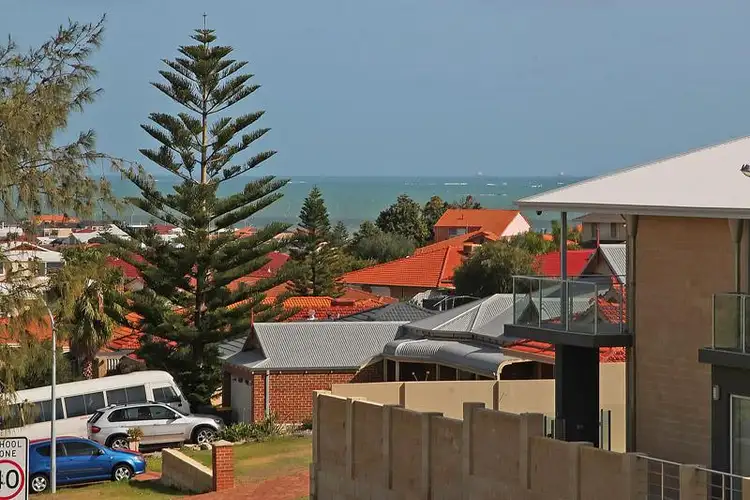 14 Swanson Way, Ocean Reef WA 6027