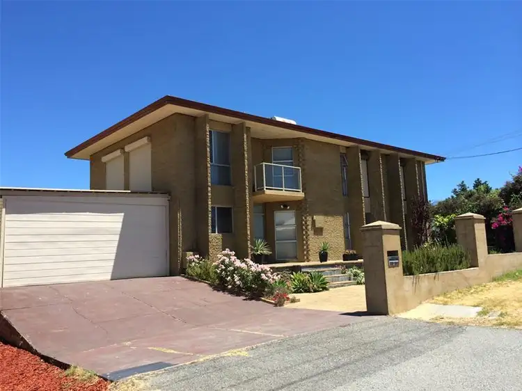 2 Gunida Street, Mullaloo WA 6027
