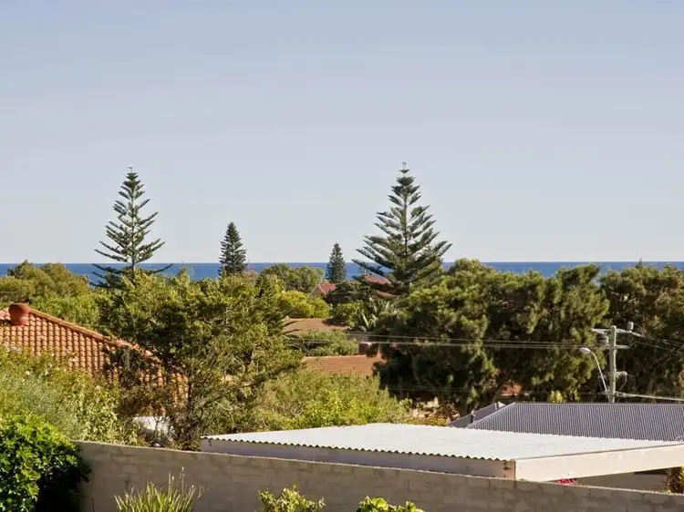 33 Laurel Street, Mullaloo WA 6027
