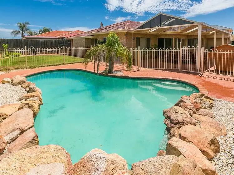 21 St Thomas Loop, Iluka WA 6028