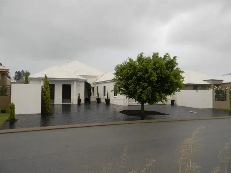 5 Ragamuffin Point, Halls Head WA 6210