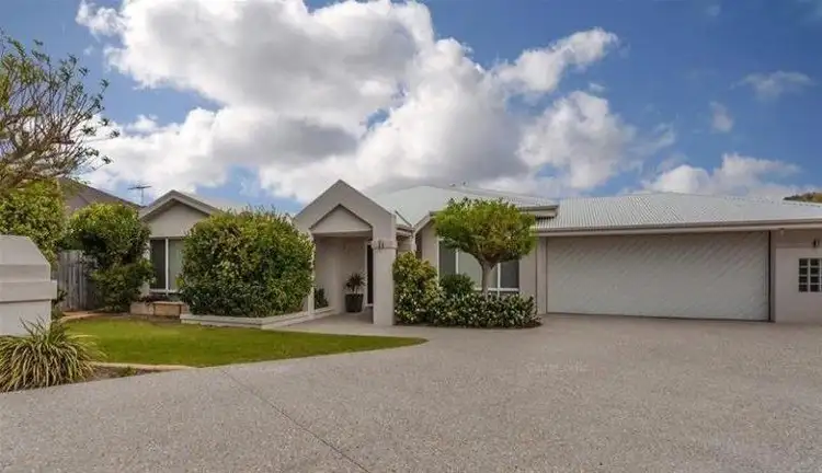 37 Meadowbank Gardens, Hillarys WA 6025