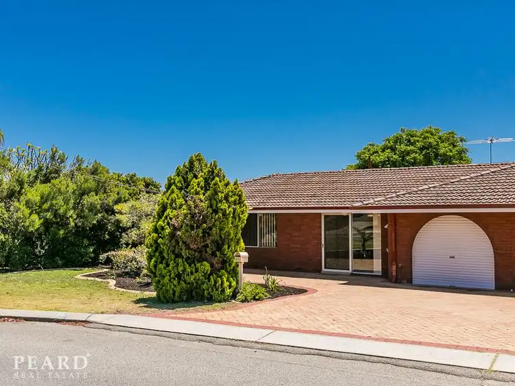 11 Dennis Street, Stirling WA 6021