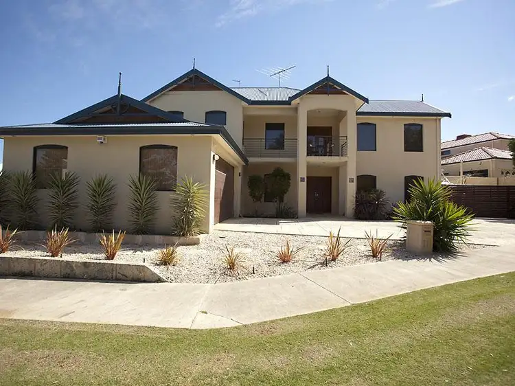 11 Leeward Chase, Hillarys WA 6025