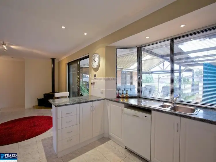 4 Lebeo Court, Heathridge WA 6027