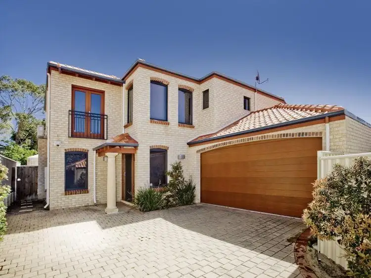 2/213 Holbeck Street, Doubleview WA 6018