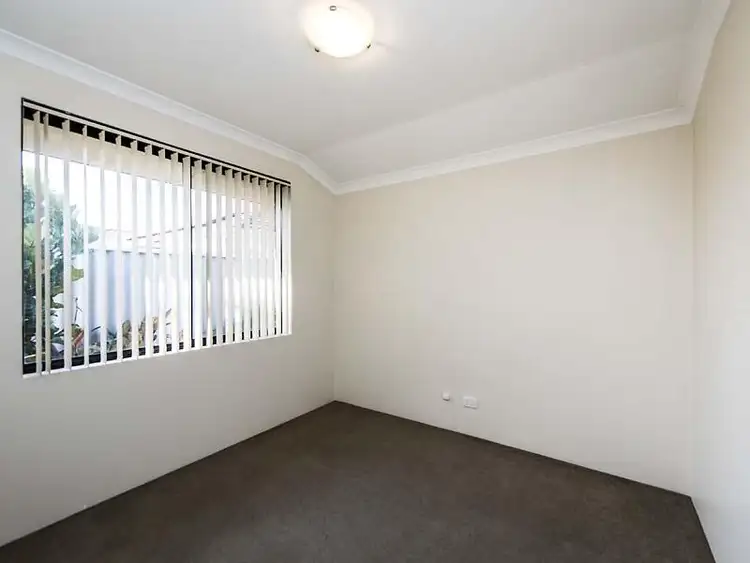 Seventh view of Homely house listing, 7 La Estrada Way, Port Kennedy WA 6172