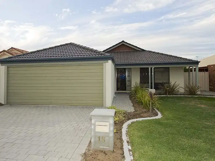 18 Lucky Bay Road, Secret Harbour WA 6173
