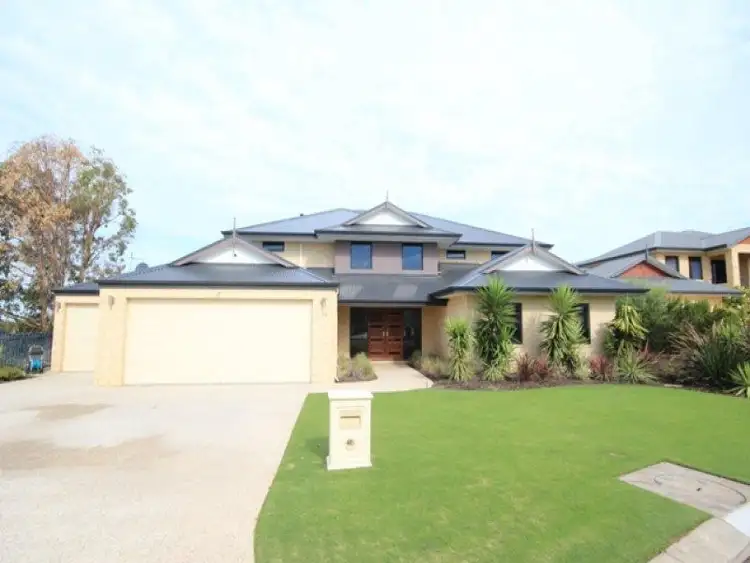 11 Majorca Green, Secret Harbour WA 6173
