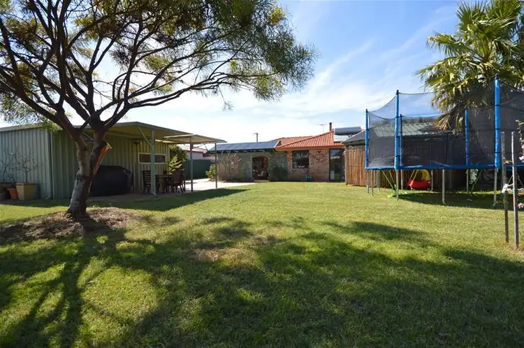 82 June Road, Safety Bay WA 6169