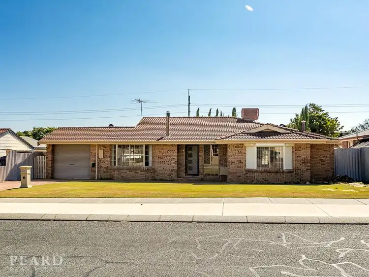 27 Pathfinder Road, Padbury WA 6025
