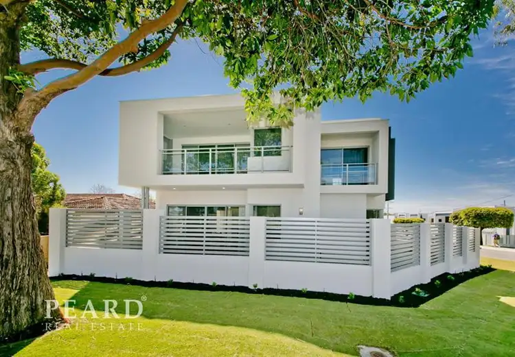 3/2 De Grey Street, Scarborough WA 6019