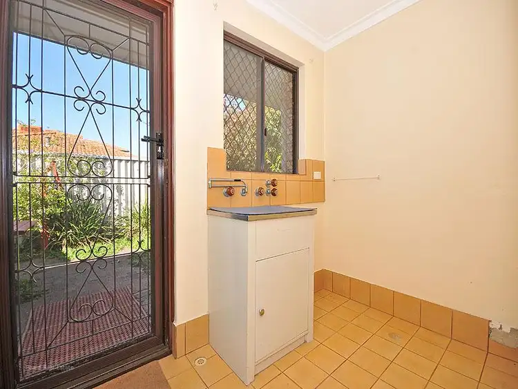Sixth view of Homely semi-detached listing, 4/186 Grand Promenade, Doubleview WA 6018