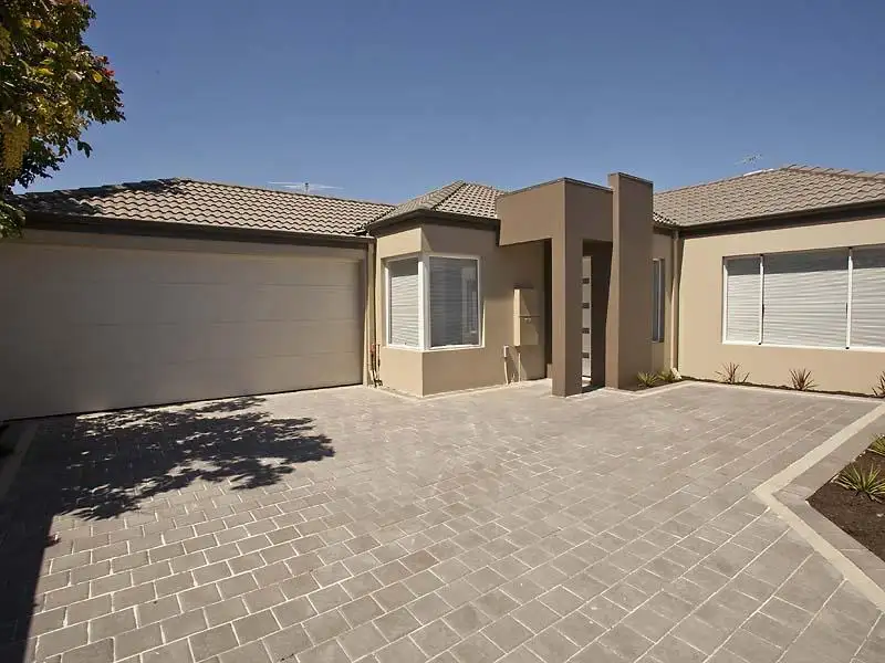 Main view of Homely apartment listing, 2/196 Huntriss Road, Doubleview WA 6018