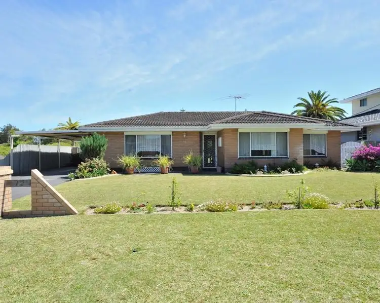 12 Jesmond Street, Safety Bay WA 6169