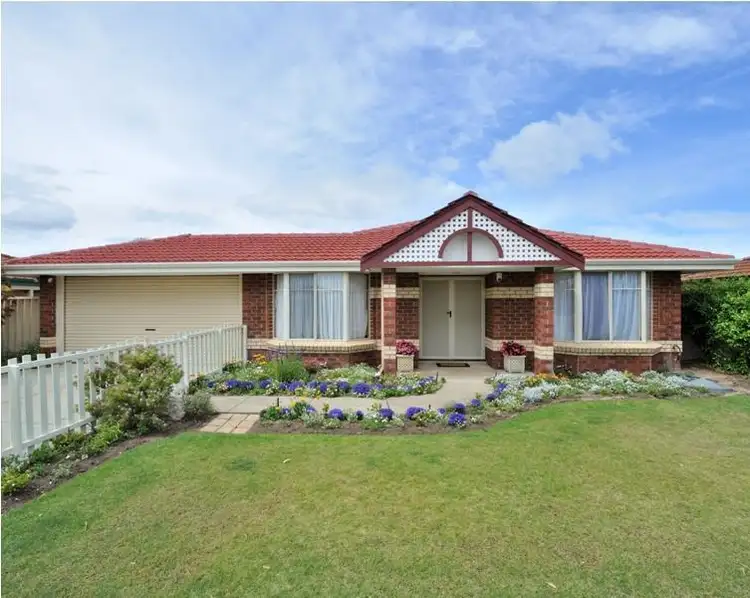 9 Holcombe Road, Warnbro WA 6169