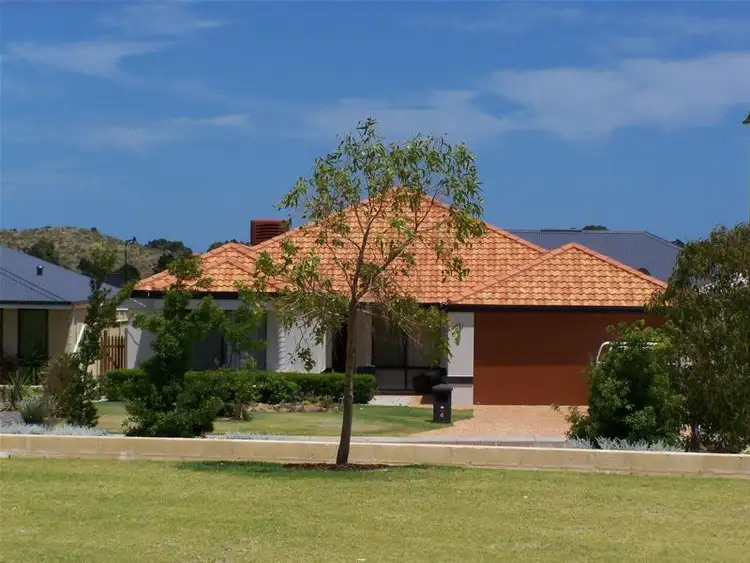4 Sinclair Vista, Lakelands WA 6180