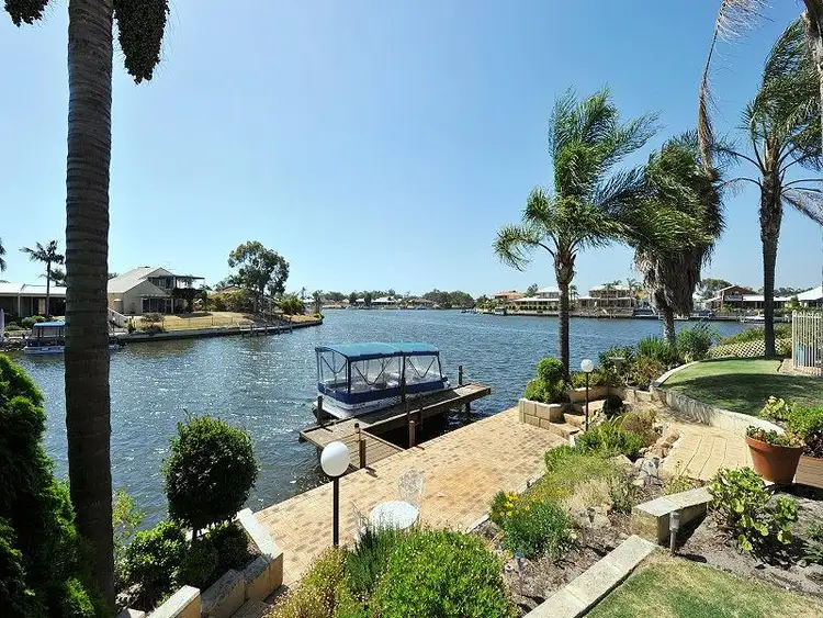 13 Robertson Grove, South Yunderup WA 6208