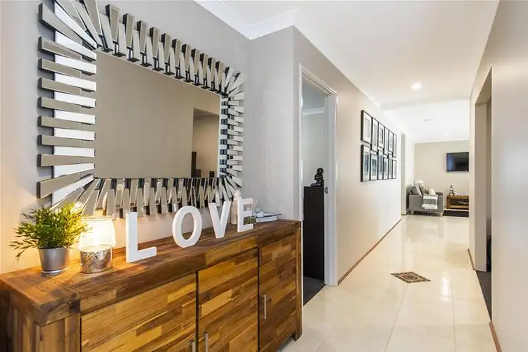 5 Benooka Grange, Lakelands WA 6180