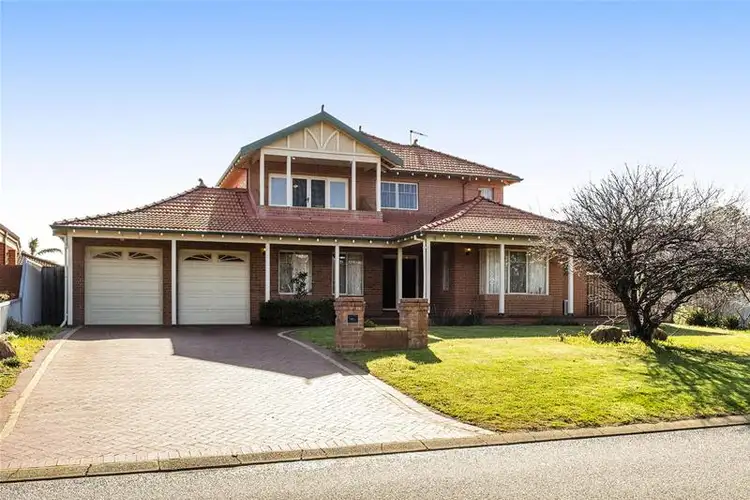41 Oaklands Avenue, Halls Head WA 6210