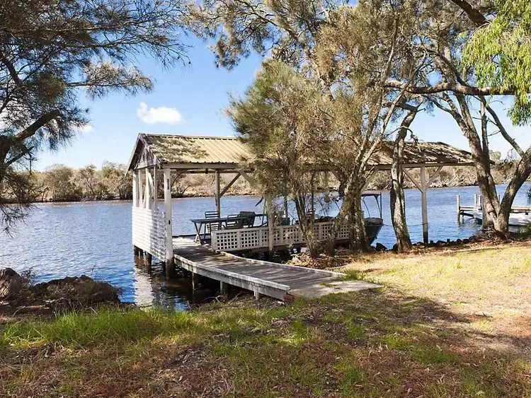 18 Allambi Way, South Yunderup WA 6208