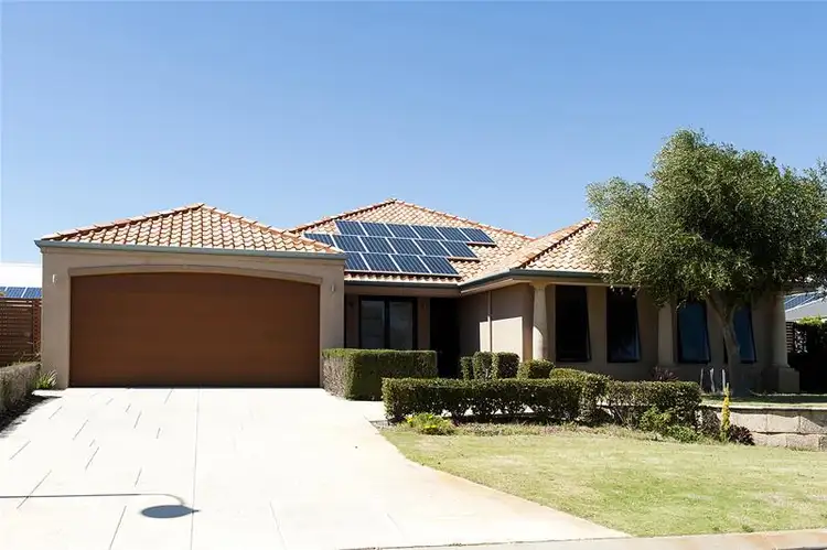 4 Cohen Vista, Lakelands WA 6180