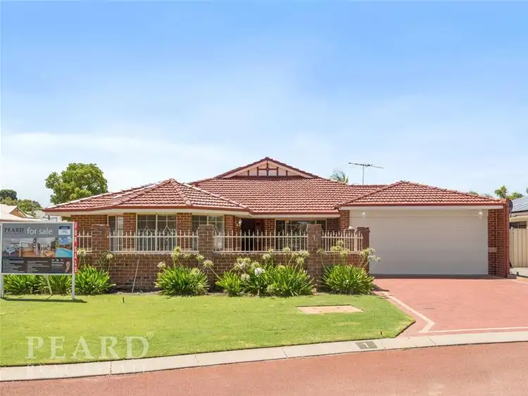 1 Dunrobin Lane, Carramar WA 6031