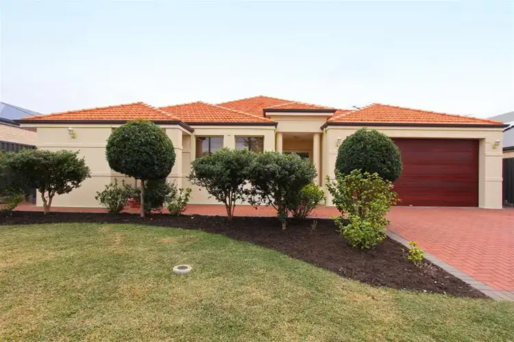 21 Devereux Crescent, Aveley WA 6069