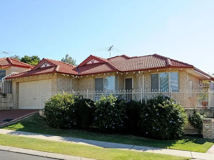 2/2 New England Drive, Hillarys WA 6025