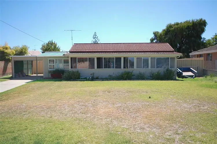 6 Scott Road, Safety Bay WA 6169