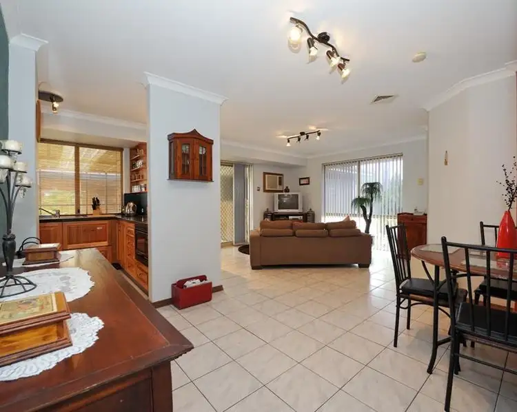 Seventh view of Homely house listing, 10 Kentia Close, Warnbro WA 6169