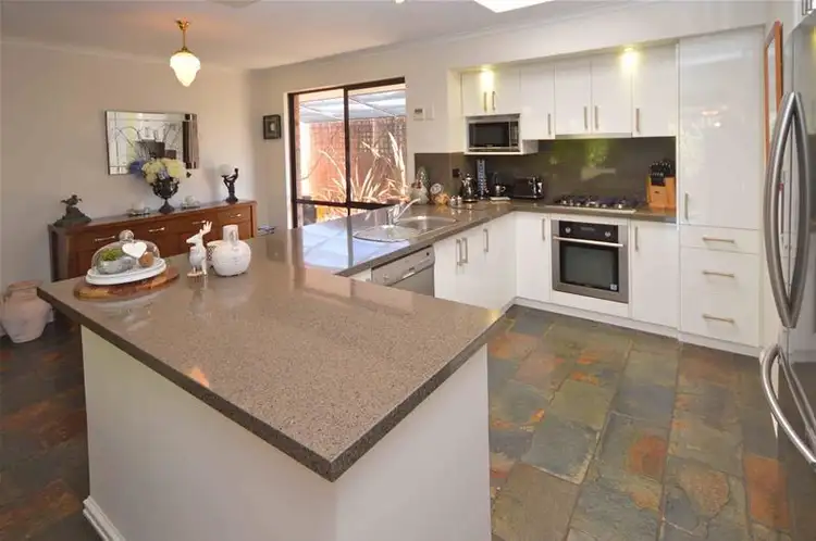 12 Hughes Court, Safety Bay WA 6169