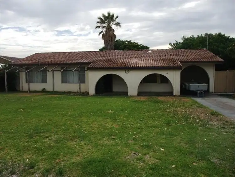 4 Dolphin Road, Safety Bay WA 6169