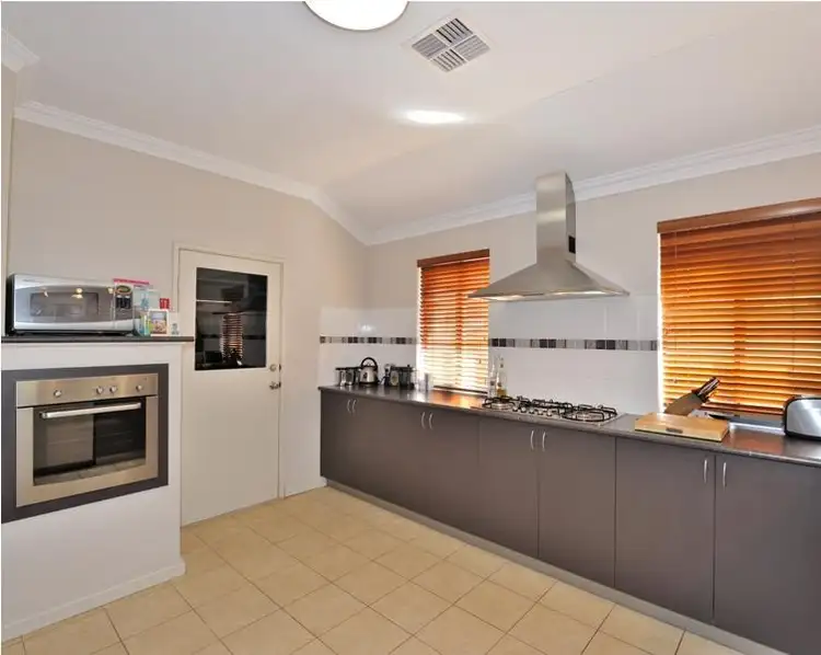 Fifth view of Homely house listing, 8 D'Argent Circle, Port Kennedy WA 6172