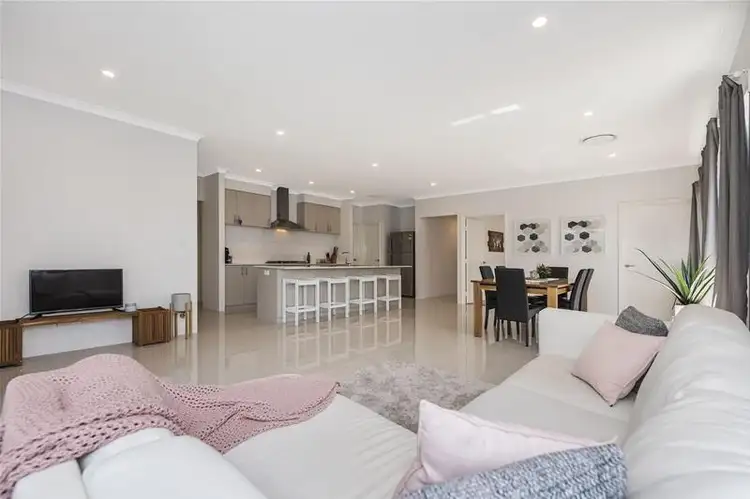 33 Mela Way, Landsdale WA 6065