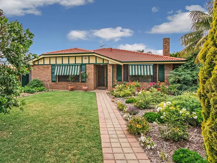 2 Hughes Court, Safety Bay WA 6169