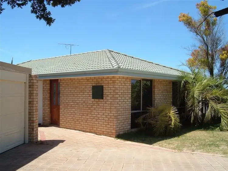 Fifth view of Homely house listing, 8 Elata Mews, Warnbro WA 6169