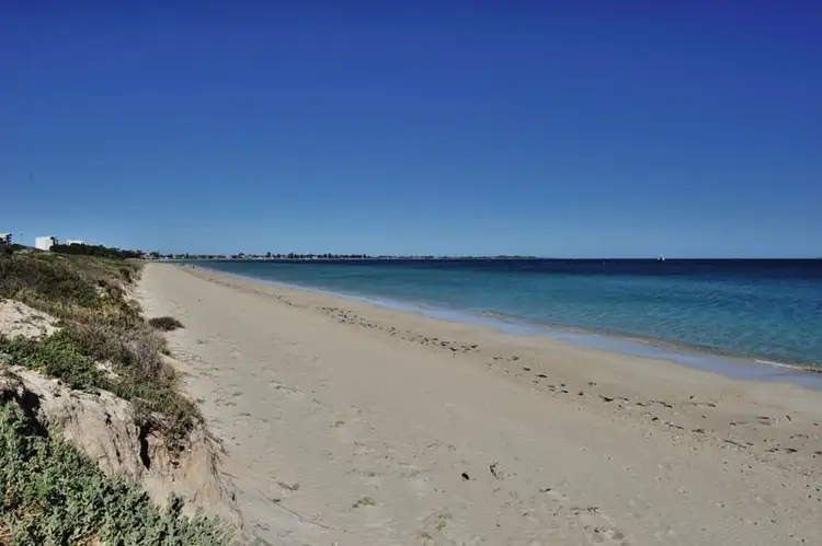 133 Rockingham Beach Road, Rockingham WA 6168