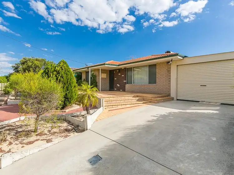 7 Barclay Avenue, Padbury WA 6025