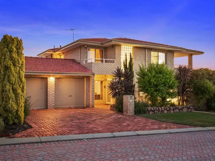 2 Manakoora Rise, Sorrento WA 6020