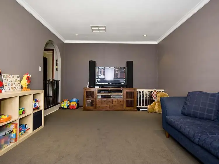 Fifth view of Homely house listing, 10 Fairset Street, Thornlie WA 6108